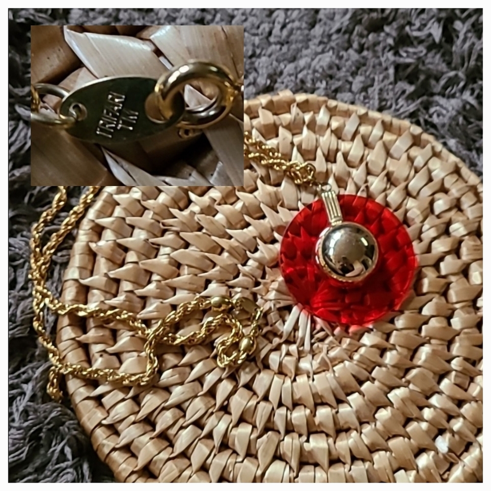 Vtg 80s Trifari Stamped Red Gold Lucite Disk Necklace - Excellent Condition